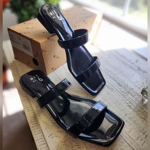 Black Patent Leather Flat Sandals (9.5M)
